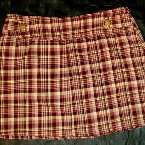 Hot Kiss ,Size 5 pleated, wrap around skort